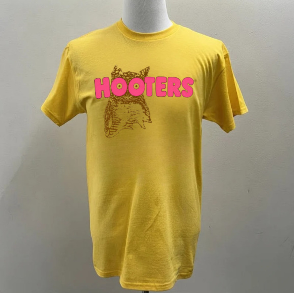 Hooters Owl Logo Pink Font Vintage Yellow T-Shirt